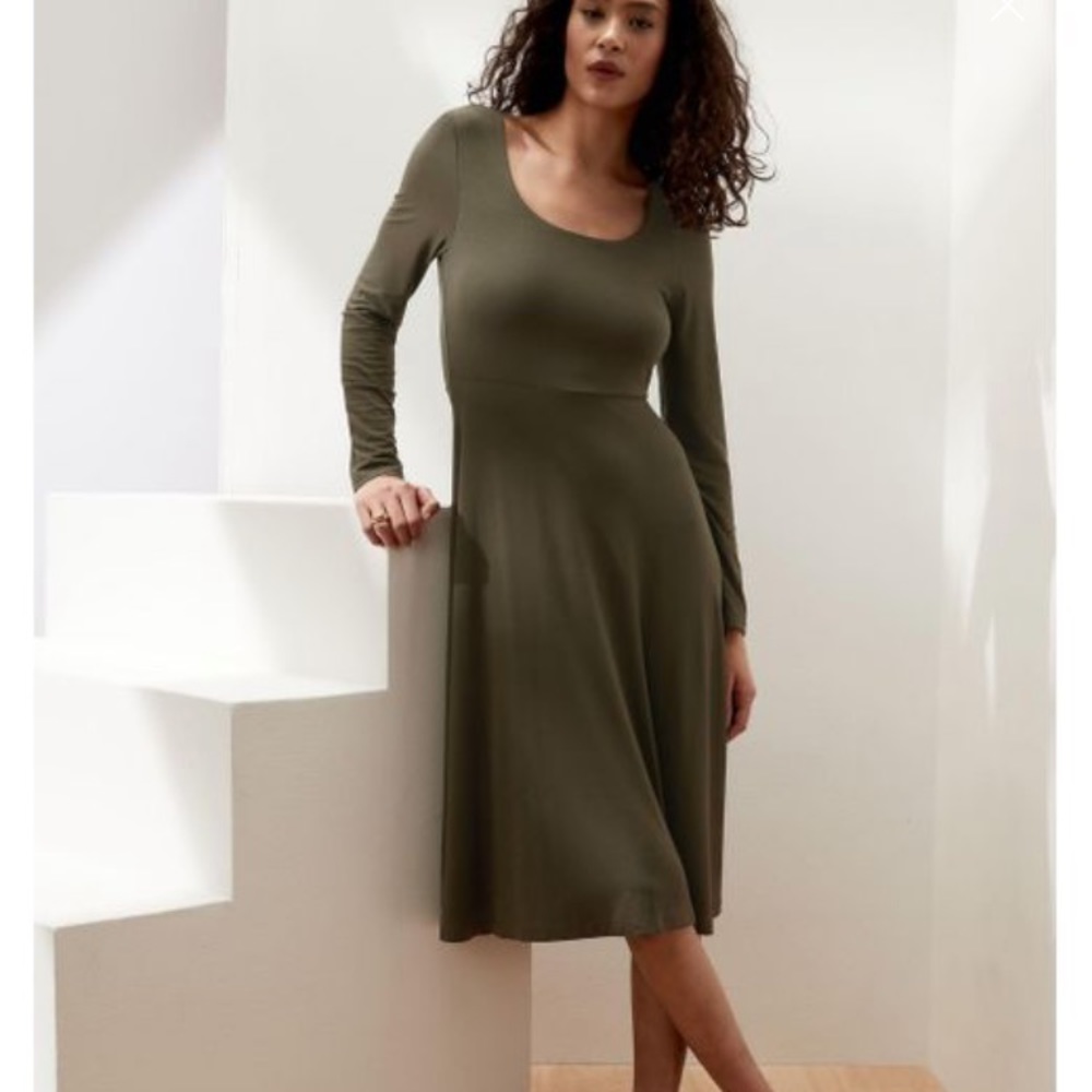 Banana republic scoop neck fit and flare knit dress in grey